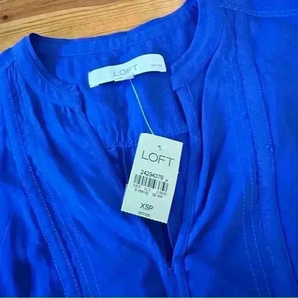 NWT LOFT XS Petites top pleated royal blue - Picture 8 of 9